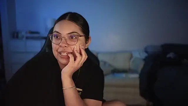 Snapshot of drizzypeach602 chatting on January 4, 2:35 am drizzypeach602 online show from January 4, 2:35 am