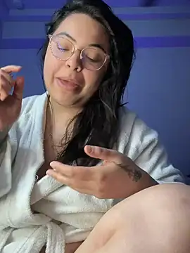 Snapshot of drizzypeach602 chatting on January 27, 6:41 am drizzypeach602 online show from January 27, 6:41 am