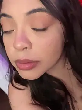 Snapshot of drizzypeach602 chatting on February 2, 5:21 am drizzypeach602 online show from February 2, 5:21 am