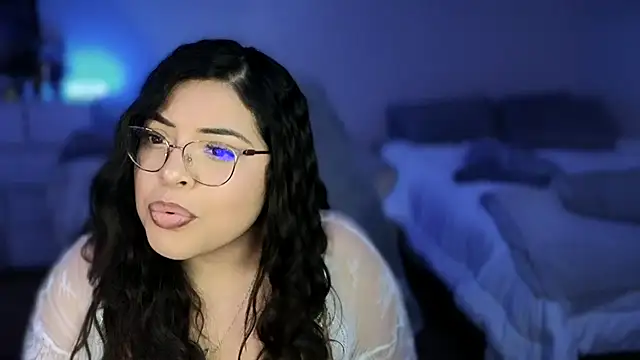 Snapshot of drizzypeach602 chatting on February 14, 2:39 am drizzypeach602 online show from February 14, 2:39 am