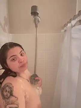 Snapshot of drizzypeach602 chatting on March 5, 9:16 am drizzypeach602 online show from March 5, 9:16 am