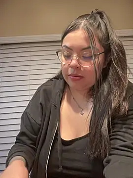 Snapshot of drizzypeach602 chatting on March 8, 5:49 am drizzypeach602 online show from March 8, 5:49 am