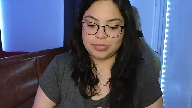 Snapshot of drizzypeach602 chatting on October 6, 5:16 am drizzypeach602 online show from October 6, 5:16 am