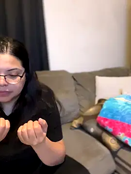 Snapshot of drizzypeach602 chatting on October 19, 6:03 am drizzypeach602 online show from October 19, 6:03 am