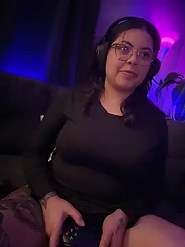 Snapshot of drizzypeach602 chatting on November 24, 6:13 am drizzypeach602 online show from November 24, 6:13 am