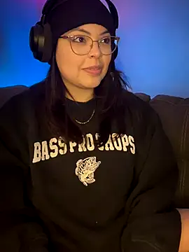 Snapshot of drizzypeach602 chatting on December 4, 7:17 am drizzypeach602 online show from December 4, 7:17 am