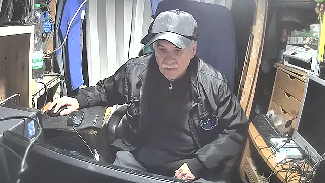 nonnomaturobisex online show from March 2, 8:16 am