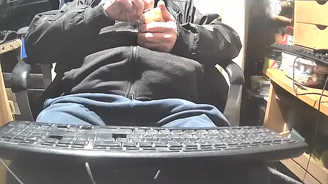 nonnomaturobisex online show from March 7, 4:00 pm