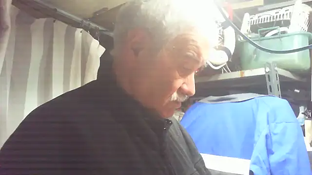 nonnomaturobisex online show from March 12, 8:20 am