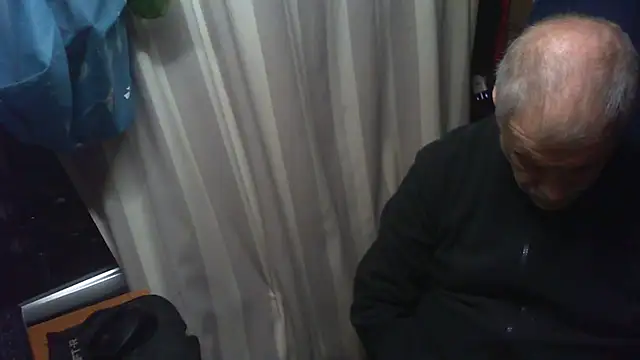 nonnomaturobisex online show from April 7, 7:09 am