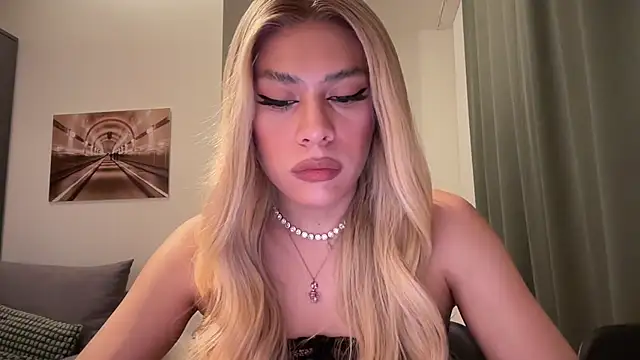 saray doll online show from March 5, 10:17 pm