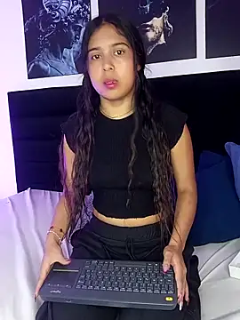 SARA MILLER69 online show from March 25, 2:34 pm