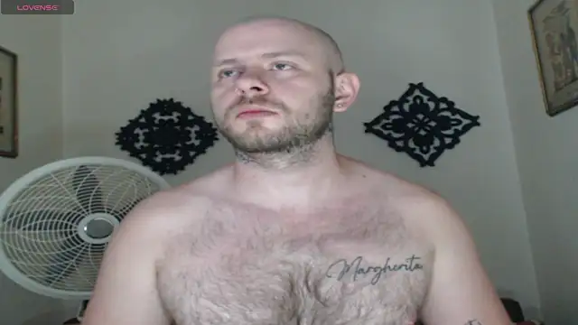 Snapshot of TONY_WHITE_7 chatting on April 28, 2:27 am TONY WHITE 7 online show from April 28, 2:27 am