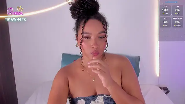 cloe 25 online show from February 19, 10:28 pm