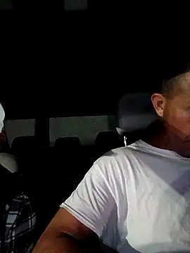 Snapshot of Roberts8inchcock chatting on November 4, 3:38 am Roberts8inchcock online show from November 4, 3:38 am