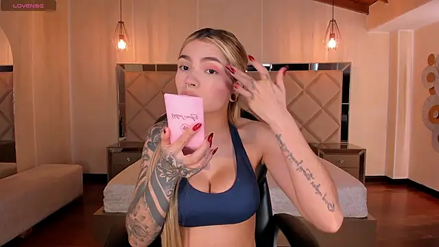 LexieWayne online show from April 21, 7:28 pm