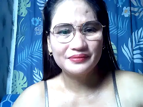 Snapshot of Amazing_Angel22 chatting on September 21, 8:43 pm Amazing Angel22 online show from September 21, 8:43 pm