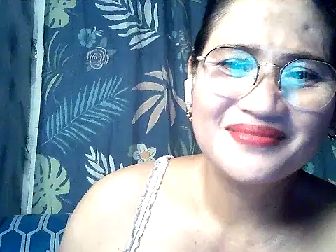 Snapshot of Amazing_Angel22 chatting on September 24, 6:33 pm Amazing Angel22 online show from September 24, 6:33 pm