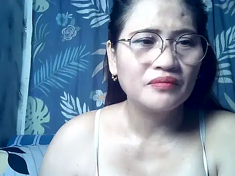 Snapshot of Amazing_Angel22 chatting on October 6, 4:37 pm Amazing Angel22 online show from October 6, 4:37 pm