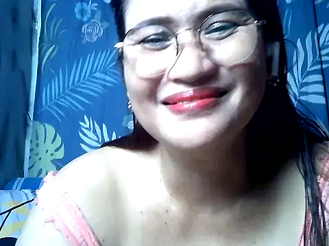 Snapshot of Amazing_Angel22 chatting on October 10, 6:18 pm Amazing Angel22 online show from October 10, 6:18 pm