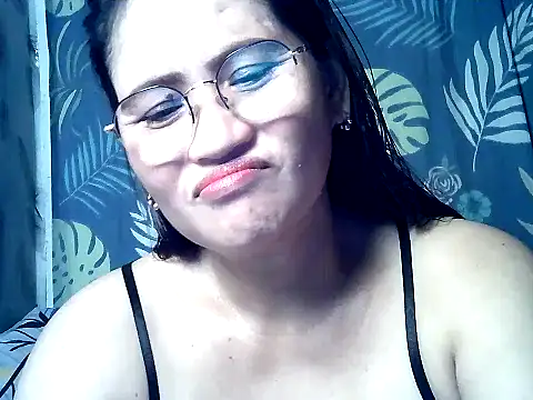 Snapshot of Amazing_Angel22 chatting on October 11, 6:39 pm Amazing Angel22 online show from October 11, 6:39 pm