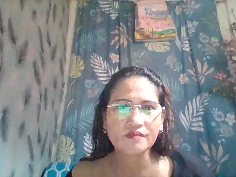 Snapshot of Amazing_Angel22 chatting on October 16, 1:39 am Amazing Angel22 online show from October 16, 1:39 am