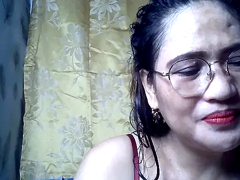 Snapshot of Amazing_Angel22 chatting on October 19, 9:59 pm Amazing Angel22 online show from October 19, 9:59 pm