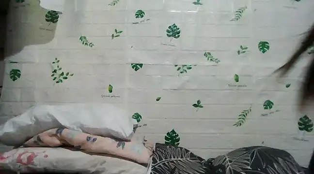 Snapshot of Silly_Girl21 chatting on December 19, 9:40 am Silly Girl21 online show from December 19, 9:40 am