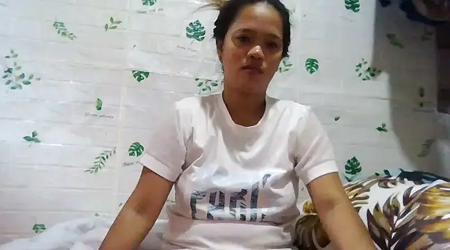 Snapshot of Silly_Girl21 chatting on December 30, 2:09 am Silly Girl21 online show from December 30, 2:09 am