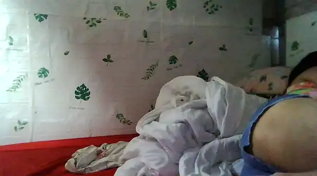 Snapshot of Silly_Girl21 chatting on December 30, 8:43 am Silly Girl21 online show from December 30, 8:43 am