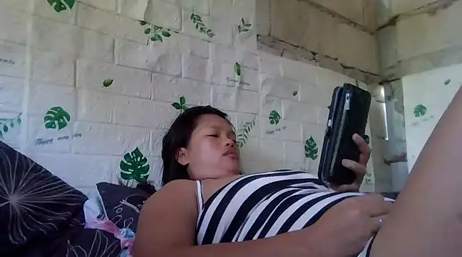 Snapshot of Silly_Girl21 chatting on March 14, 12:54 am Silly Girl21 online show from March 14, 12:54 am