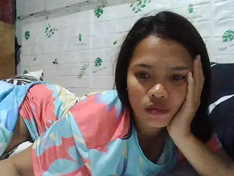 Snapshot of Silly_Girl21 chatting on December 5, 1:09 pm Silly Girl21 online show from December 5, 1:09 pm