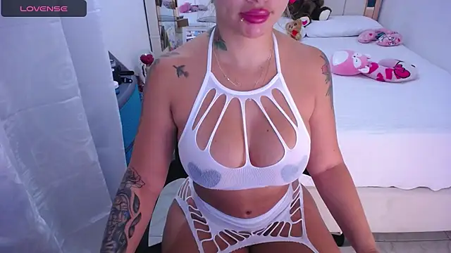 sara  stone1 online show from February 3, 12:25 pm