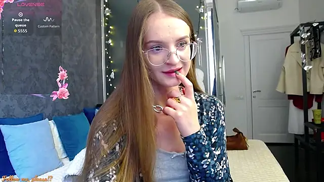 KateJonson online show from October 11, 12:26 pm