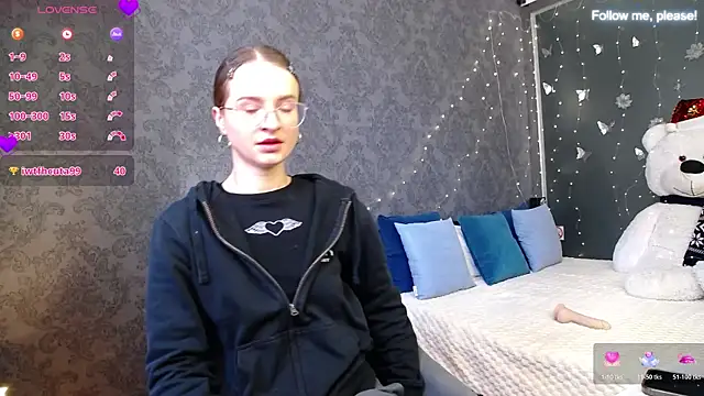 Snapshot of KateJonson chatting on January 18, 10:19 am KateJonson online show from January 18, 10:19 am