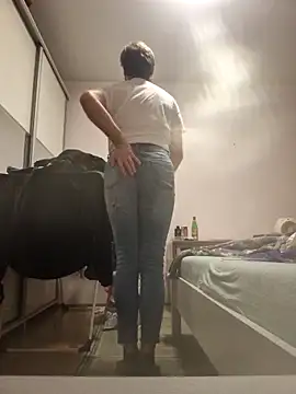 HouseOfCums online show from October 18, 3:42 am