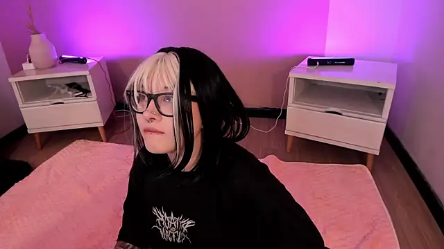  asami chieko  online show from January 8, 10:01 pm