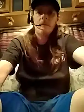 truckerlove69 online show from February 25, 3:42 am