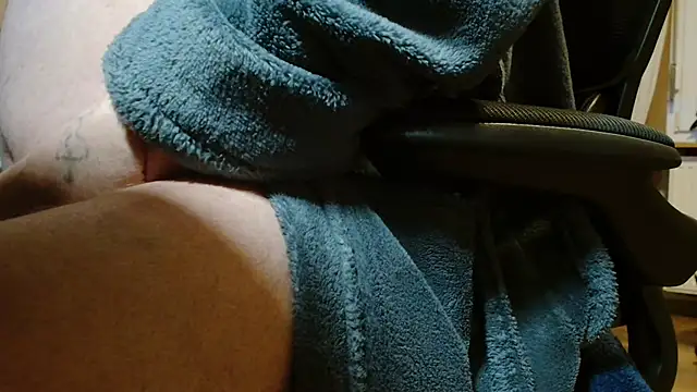 Snapshot of suedel65 chatting on March 9, 5:11 am suedel65 online show from March 9, 5:11 am