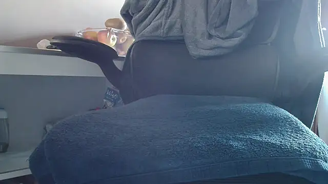 Snapshot of suedel65 chatting on March 20, 7:14 am suedel65 online show from March 20, 7:14 am