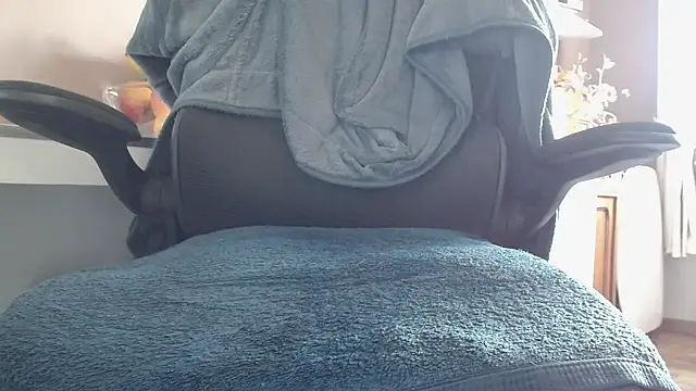 Snapshot of suedel65 chatting on March 21, 10:28 am suedel65 online show from March 21, 10:28 am