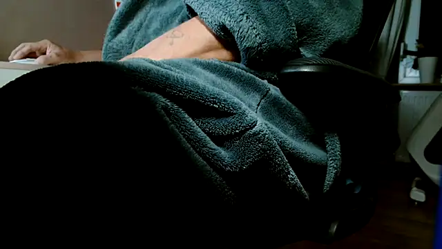 Snapshot of suedel65 chatting on September 25, 3:32 am suedel65 online show from September 25, 3:32 am