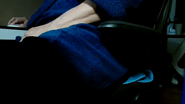 Snapshot of suedel65 chatting on September 26, 3:43 am suedel65 online show from September 26, 3:43 am