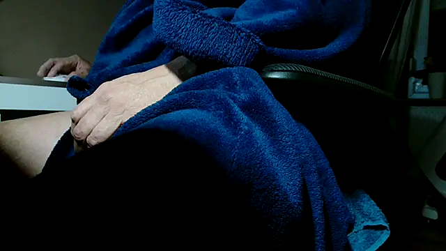 Snapshot of suedel65 chatting on October 6, 2:53 am suedel65 online show from October 6, 2:53 am