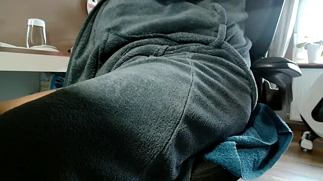 Snapshot of suedel65 chatting on October 7, 3:31 pm suedel65 online show from October 7, 3:31 pm