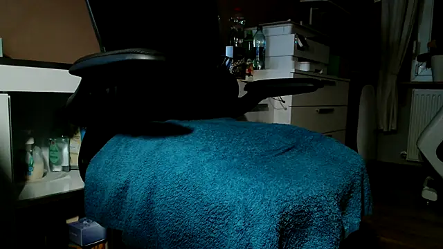 Snapshot of suedel65 chatting on October 15, 3:39 am suedel65 online show from October 15, 3:39 am