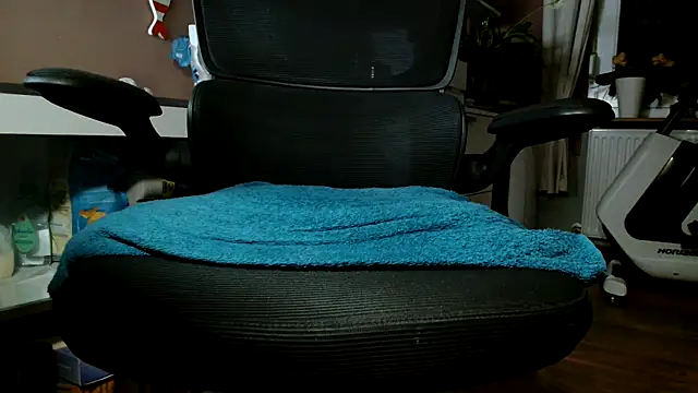 Snapshot of suedel65 chatting on October 24, 3:03 am suedel65 online show from October 24, 3:03 am