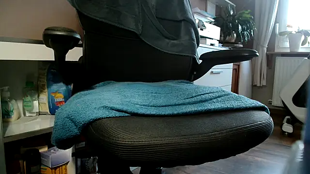 Snapshot of suedel65 chatting on October 25, 3:18 pm suedel65 online show from October 25, 3:18 pm