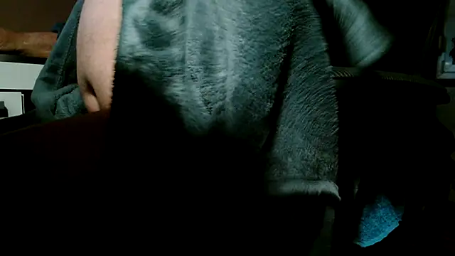 Snapshot of suedel65 chatting on November 18, 4:06 am suedel65 online show from November 18, 4:06 am