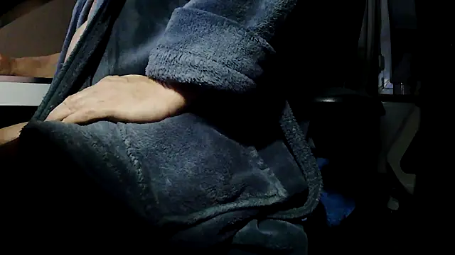 Snapshot of suedel65 chatting on November 25, 4:34 am suedel65 online show from November 25, 4:34 am